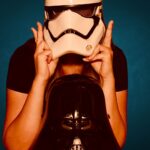 mit Star-Wars-Requisiten an der Fotobox