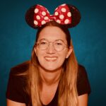 Freunde mit Disney-Hüten in der Fotobox